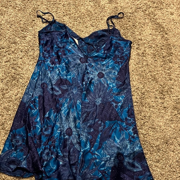 Victoria's Secret Blue Floral Chemise Gown size Medium - Picture 4 of 5